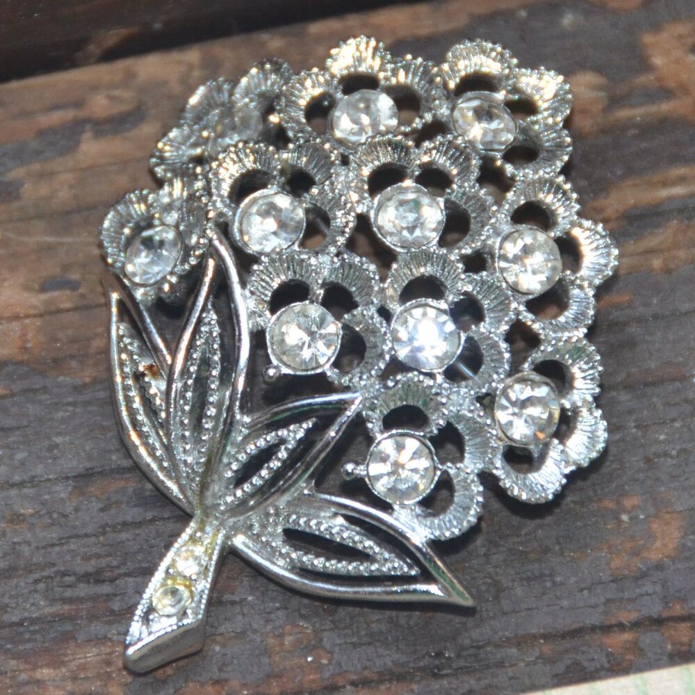 vintage signed Sarah Cov Coventry silver rhinestone brooch pin jewelry floral
